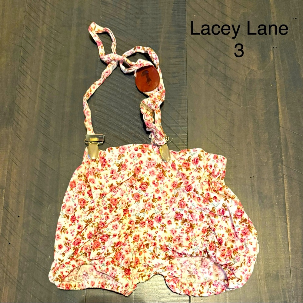 Lacey Lane
3T